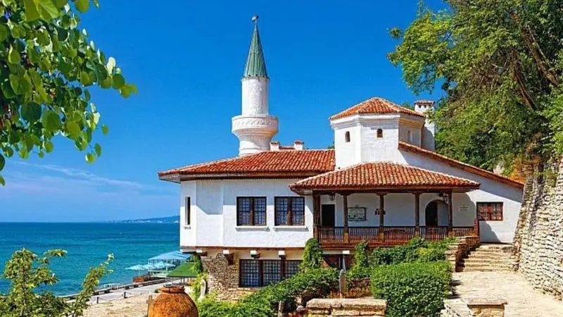 Castel regina maria gradina botanica balcic atractii turistice bulgaria