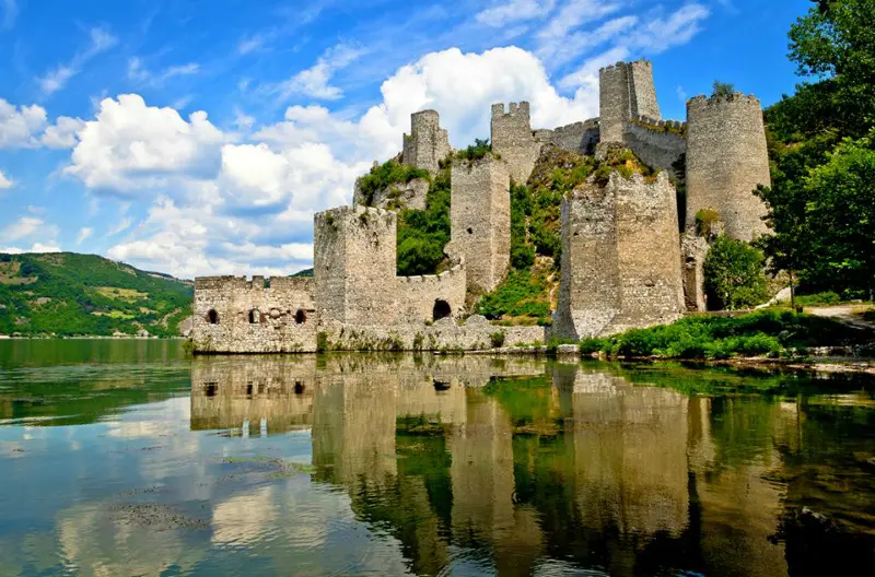 Cetatea golubat serbia