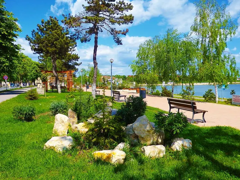 Parcul techirghiol faleza lacului techirghiol