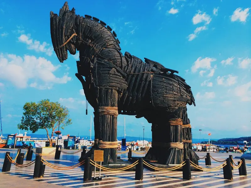 Canakkale truva heykeli