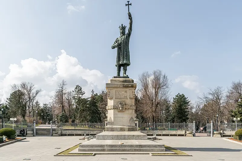 Monumentul a lui stefan cel mare chisinau stefan the great monument chisinau moldova