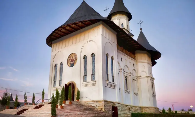 PELERINAJ 2 ZILE INCHINARE LA SF PARASCHEVA - VLADICENI - HADAMBU, fotografia 1