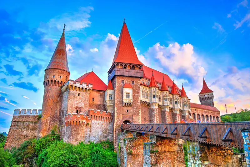 Corvinesti castle hunedoara