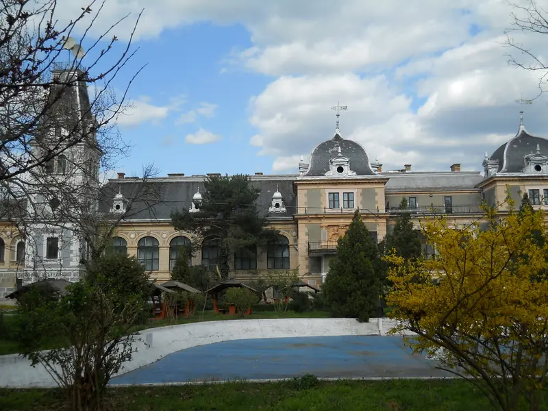 Castelul macea vedere de ansamblu
