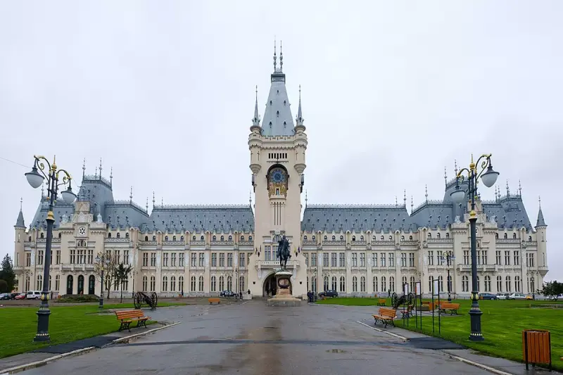 Palatul culturii obiective turistice din iasi
