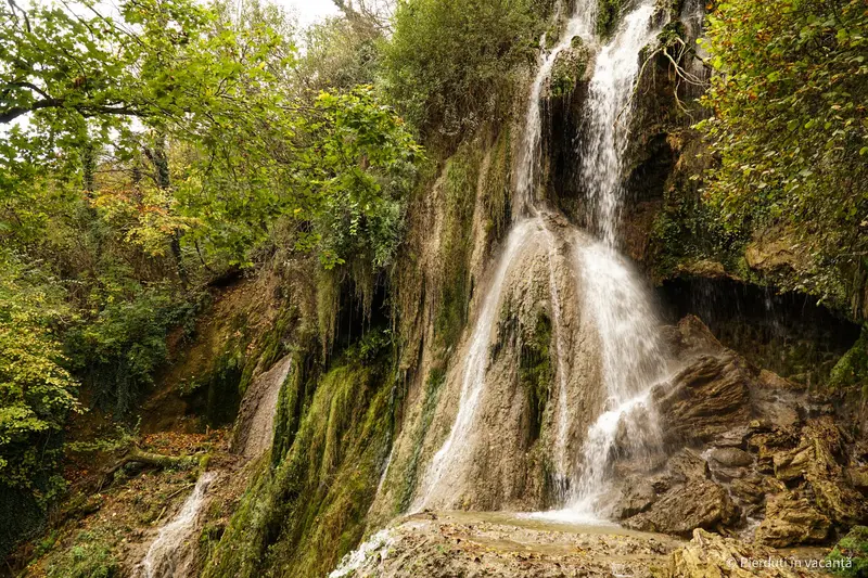 De ce sa vizitezi cascada clocota din statiunea geoagiu bai judetul hunedoara