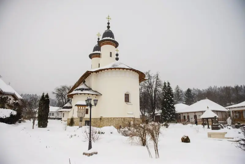 Manastirea varatec vatra de cultura