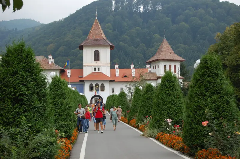 Manastirea constantin brancoveanu sambata de sus