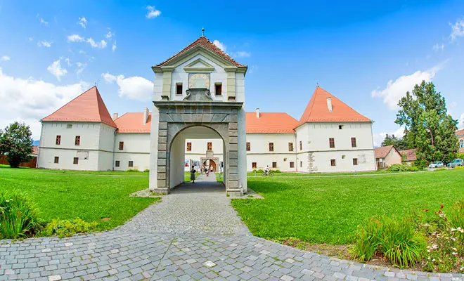Castelul miko din orasul miercurea ciuc hotelguru