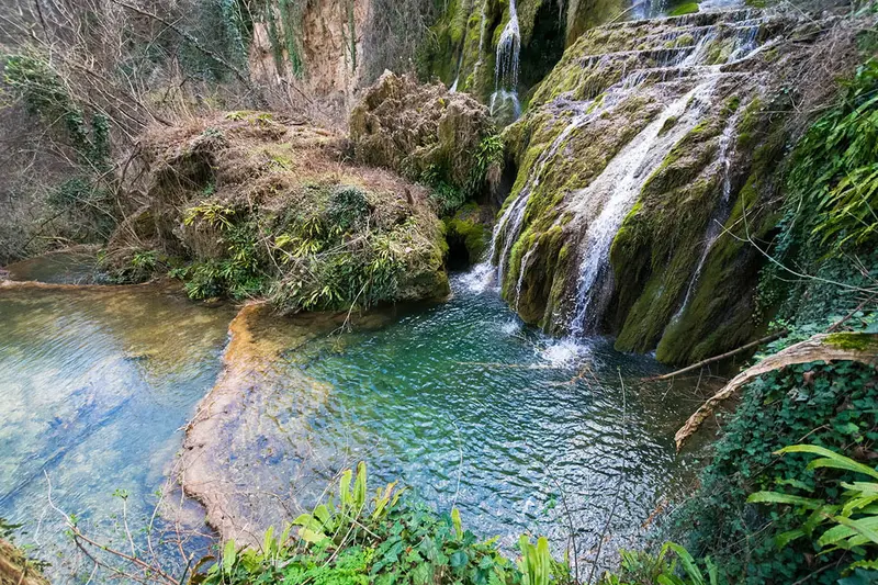 Excursie bulgaria hai sa socializam cascadele krushuna aventura distractie ghid drumetie pestera natura