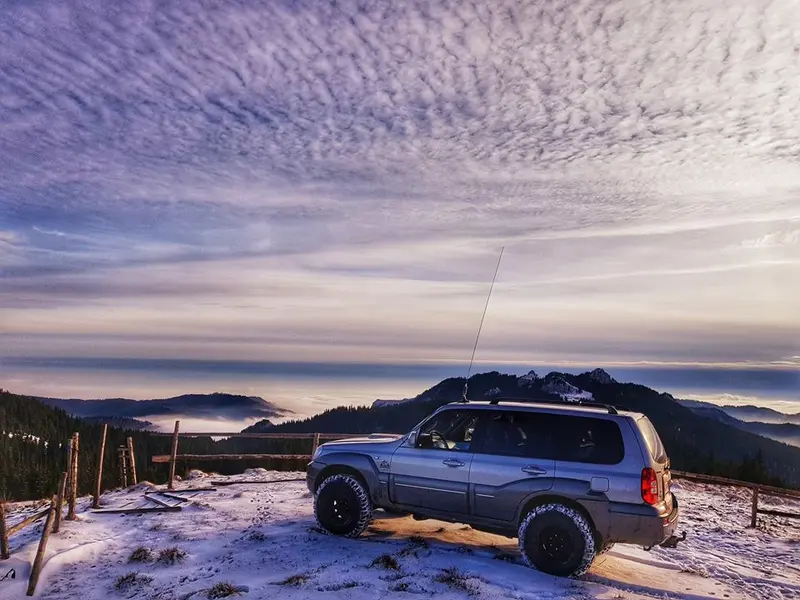 Zanoaga scropoasa orzei carpathian tour guide excursii bucegi offroad